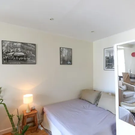 Daire Bright Flat 15Min Walk From The Champ De Mars Paris
